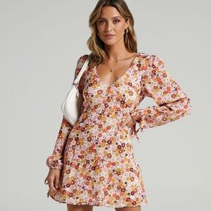 Showpo Andrea long sleeve mini dress - Sahara ditsy floral